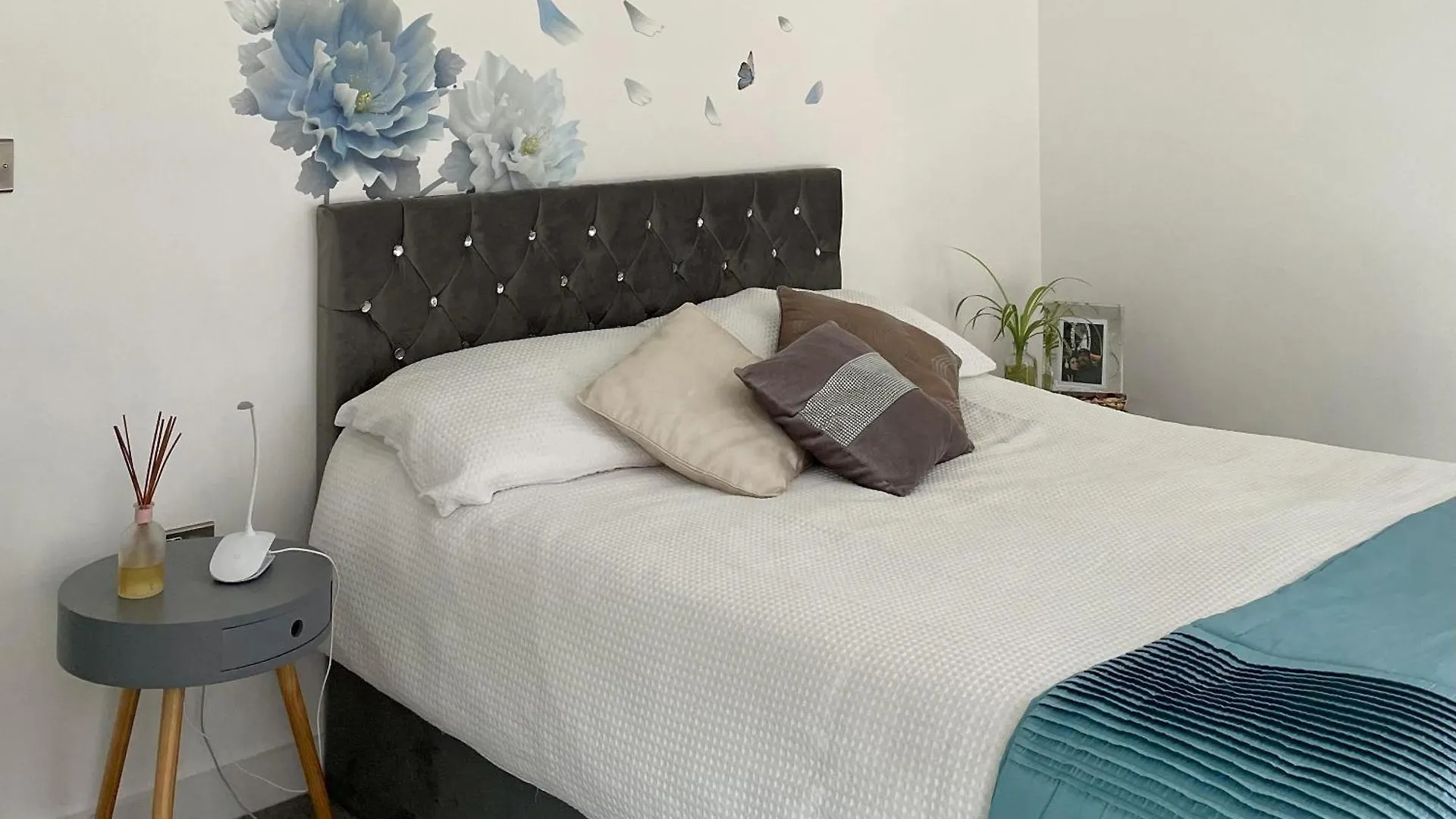 Modern Apartment All Amenities Greater London Rainham
