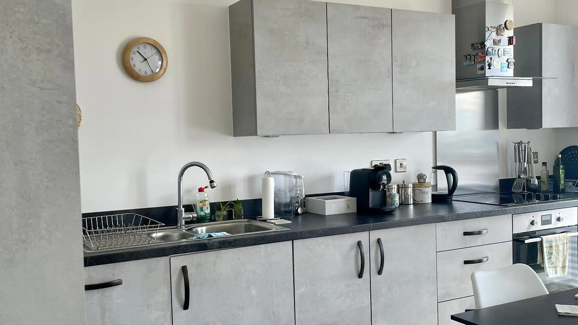 Modern Apartment All Amenities Greater London Rainham