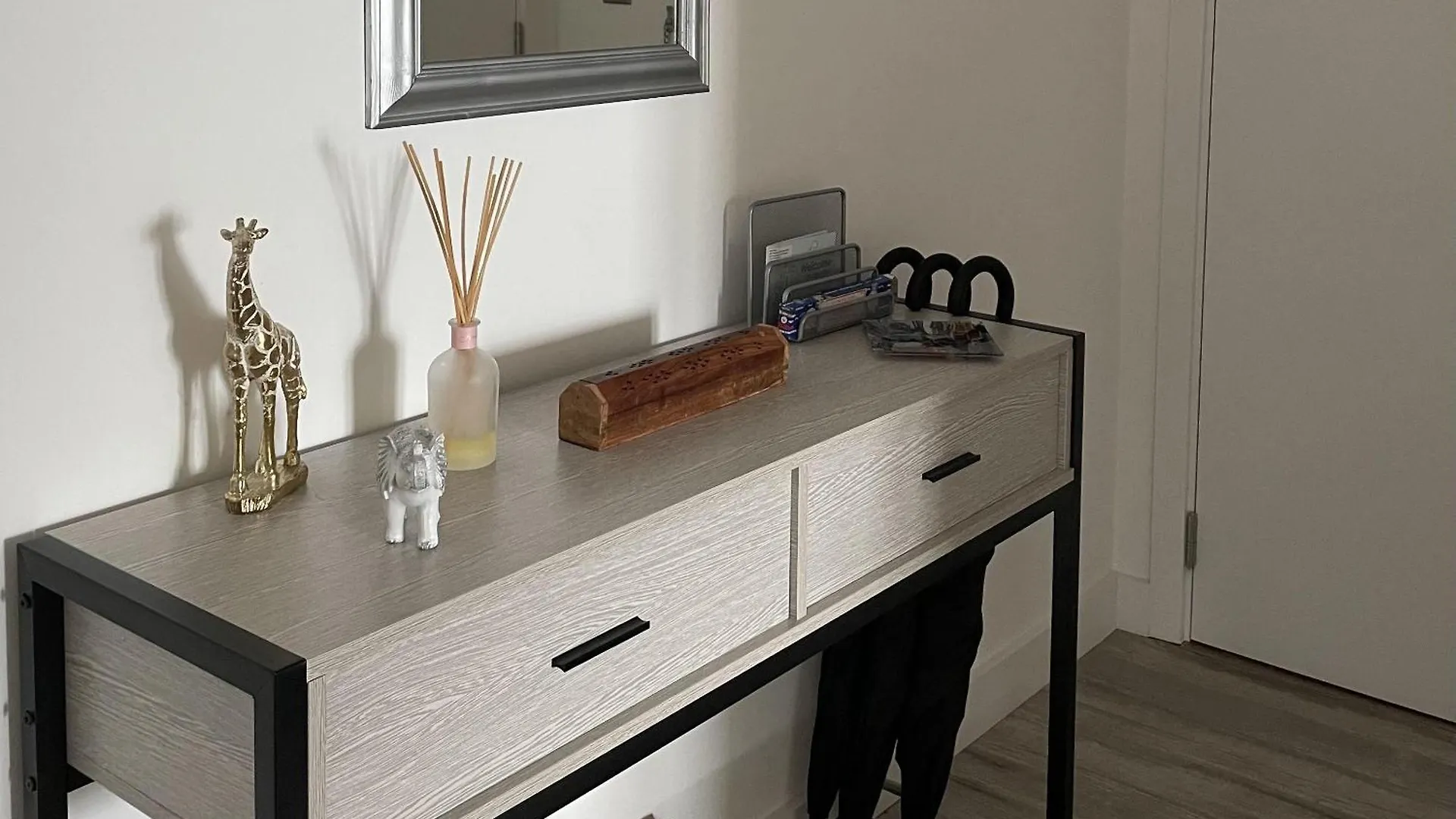 Modern Apartment All Amenities Greater London Rainham