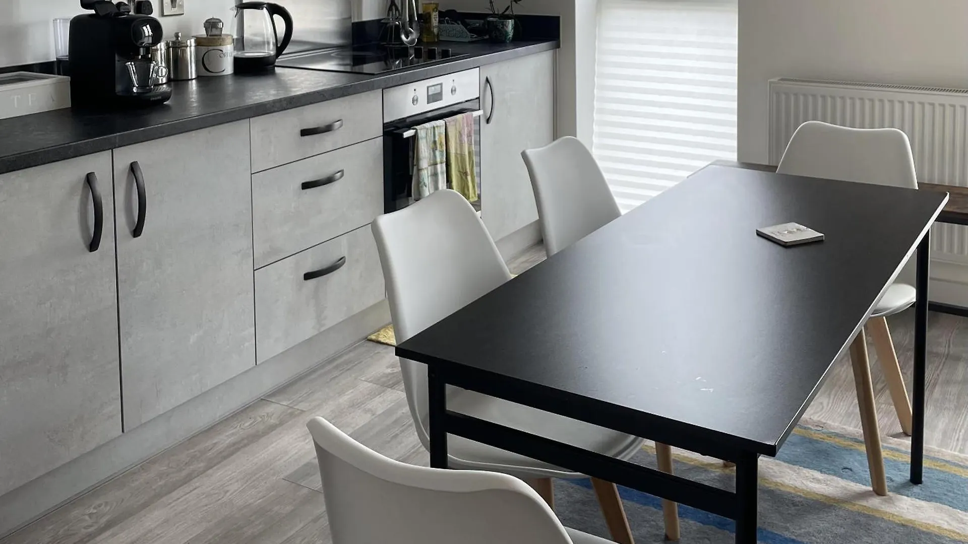 Modern Apartment All Amenities Greater London Rainham